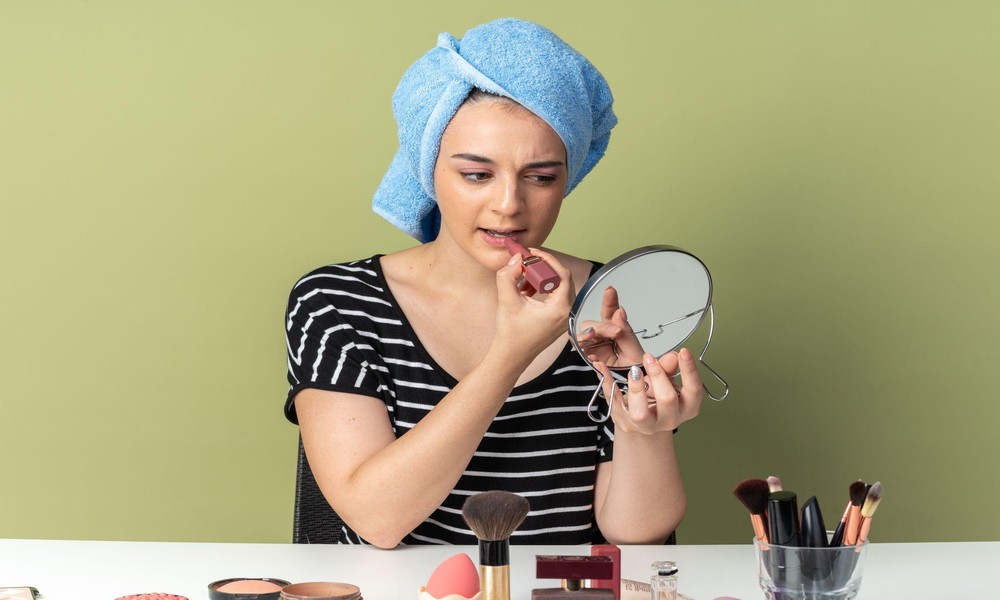 Matte vs Satin Lipstick: Which Finish Is Better for Everyday Wear?